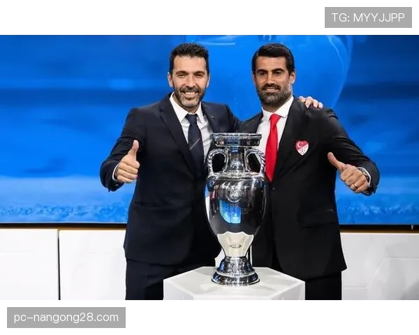 欧足联与欧洲大学协会合作,推出“足球产业管理”硕士奖学金项目 欧足联与欧洲大学协会合作,推出“足球产业管理”硕士奖学金项目